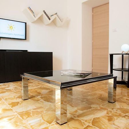 צ'יוויטווקיה Michelangelo Apartment מראה חיצוני תמונה