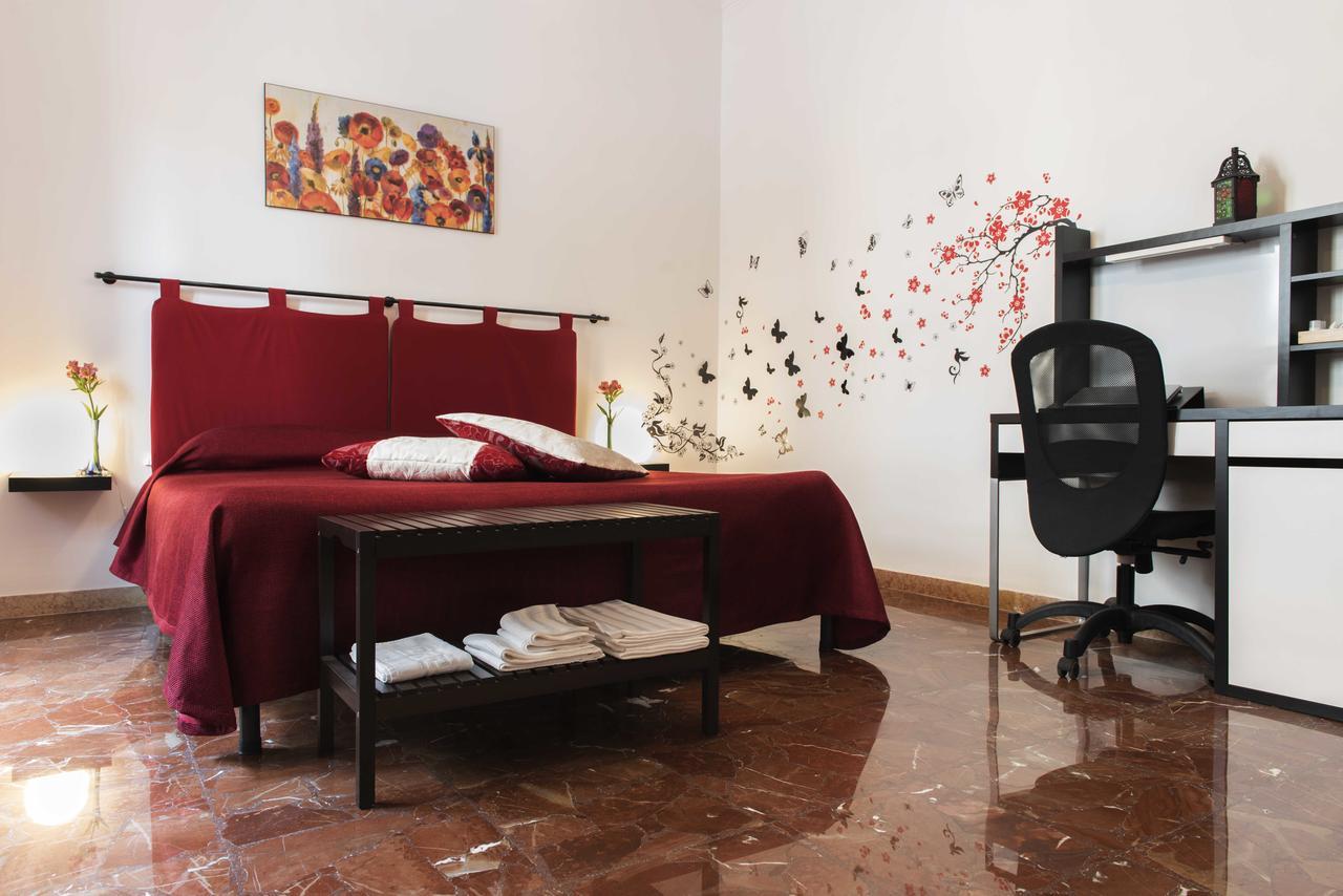 צ'יוויטווקיה Michelangelo Apartment מראה חיצוני תמונה