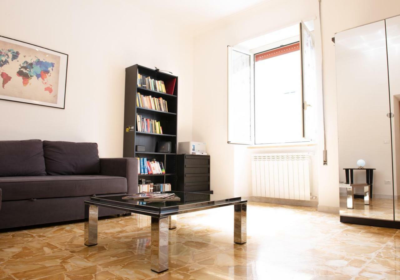 צ'יוויטווקיה Michelangelo Apartment מראה חיצוני תמונה